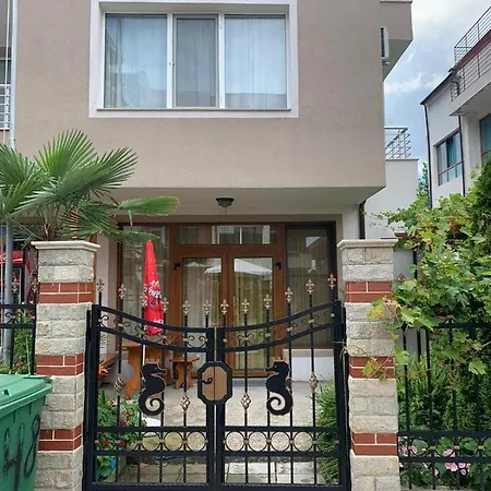 Desi House 301 Cozy Apartment *